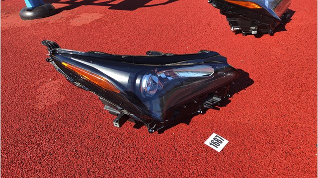 Основна фара - вставка Toyota 8114078030 ціна, від 187.50 USD