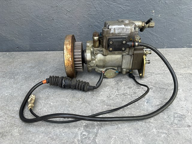 Насос паливний високого тиску Bosch 0460415989 ціна, від 177.57 USD