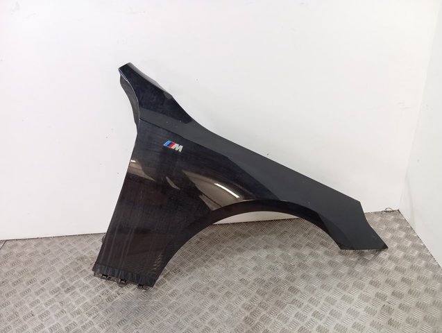 Купити 41359633624 BMW Крила