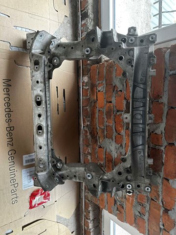 Підрамник передньої підвіски Mercedes A2236204400 ціна, від 1773.33 USD