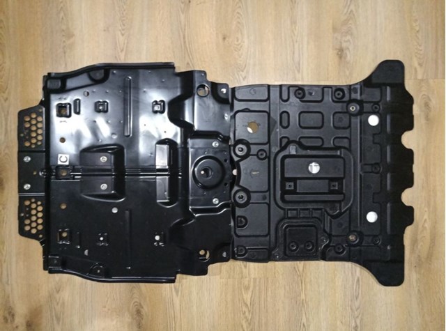  Захист двигуна задній Toyota Land Cruiser 