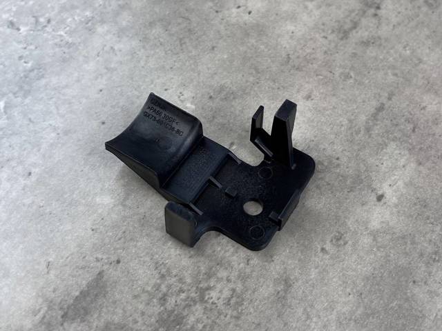  Land Rover LR128698