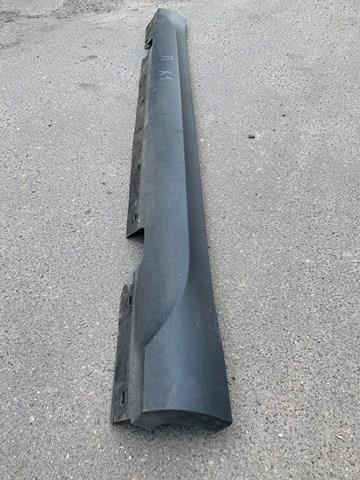 51122990170 BMW Підніжка права