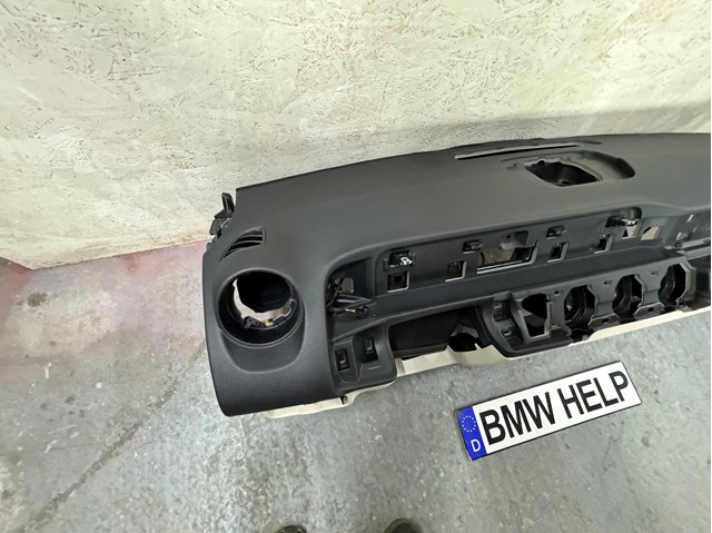 Панель передня "торпедо" Mercedes A2476807300