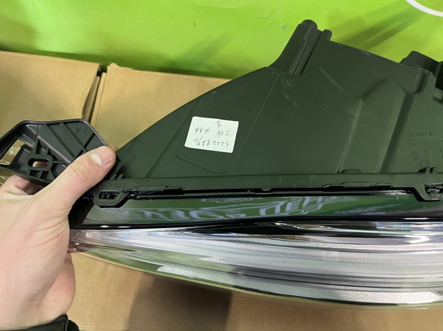 Купити 31655721 Volvo Основна фара в зборі ліва
