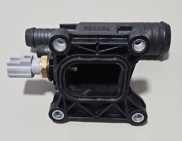 Купити LR057501 Land Rover Фланець системи охолодження (трійник)