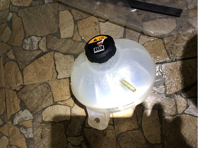 Бачок системи охолодження двигуна розширювальний Hyundai Tucson III позашляховик (TL) (2015 - 2023) ціна, від 32.38 USD