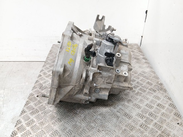 Коробка передач 55593607 Opel