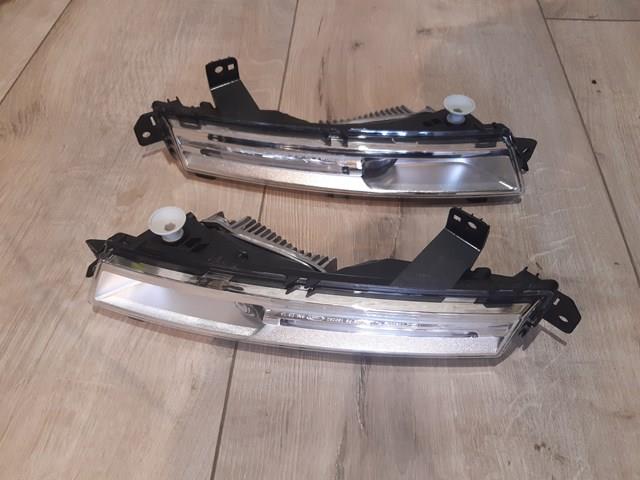 LR142095 Land Rover Протитуманка ліва