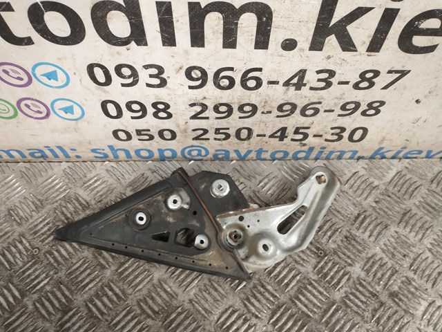 61158SA010 Subaru Кронштейн кріплення дзеркала заднього виду, лівий