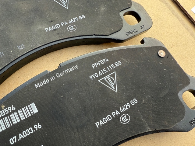 9Y0698151BG Porsche Передні гальмівні колодки