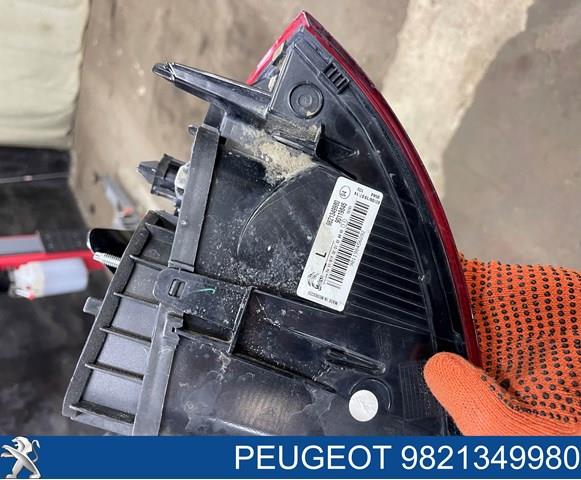 Задня ліва зовнішня фара Signeda ZCT191374L ціна, від 163.73 USD