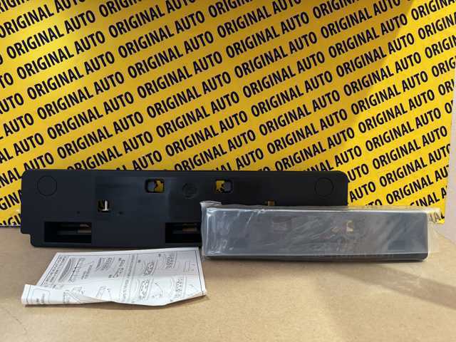 Кріплення переднього номера автомобіля Mazda KB8M50180 ціна, від 25.36 USD
