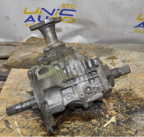 Купити 8200988056 Renault (RVI) Коробка роздавальна в зборі