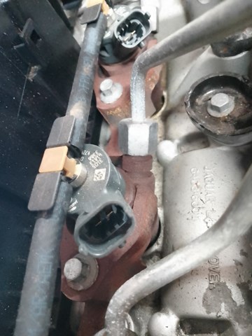 Форсунка паливна Land Rover LR073710 ціна, від 110.74 USD