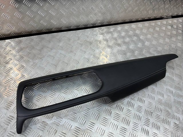 682116RB0A Nissan/Infiniti Молдинг (накладка) панелі приладів "торпедо", центральний