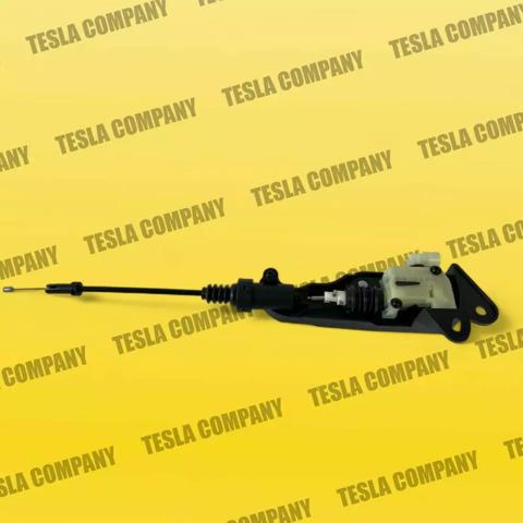 Трос капота 109879000D Tesla Motors