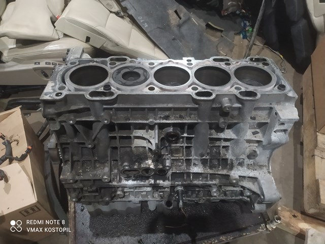 Блок циліндрів двигуна 8653865 Volvo