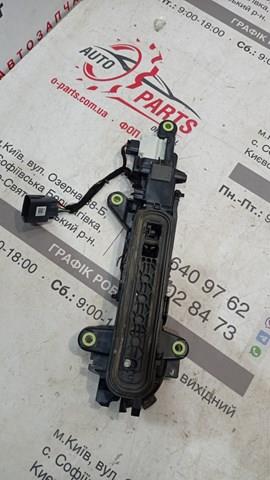 Купити LR135557 Land Rover 
