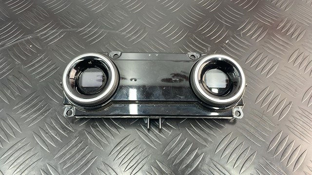 LR091000 Land Rover 