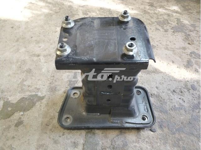 Кронштейн підсилювача переднього бампера F22156MAMH Nissan/Infiniti