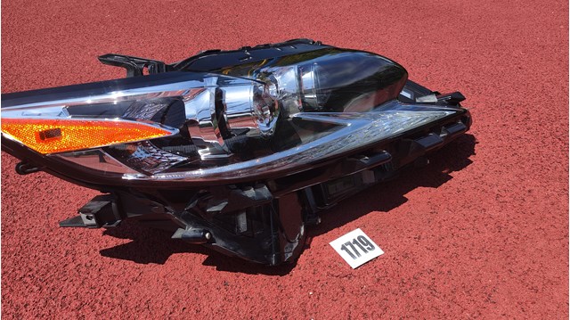 Основна фара - вставка Toyota 8114033A61 ціна, від 611.11 USD