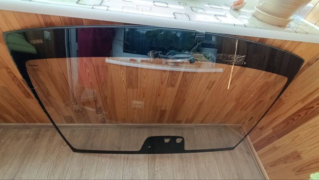 A1666701301 Mercedes Автомобільне скло