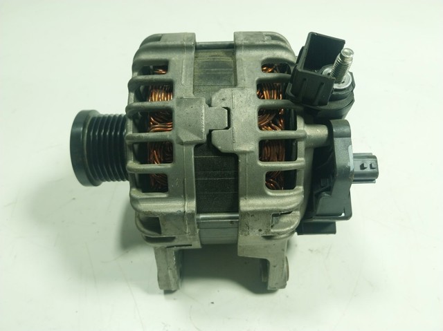 Генератор 231002175R Renault (RVI)