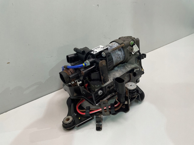 6861882 BMW Компресор підкачки амортизаторів