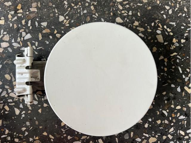 Дверцята бензобака на Toyota Prius  ZVW30