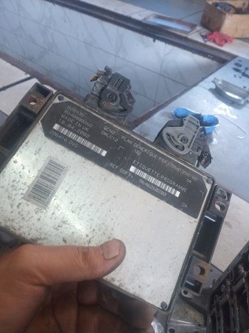 Електронний блок керування двигуном 9641390180 Peugeot/Citroen