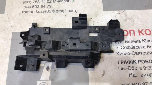 Кронштейн бампера переднього, лівий GSH750104 Mazda
