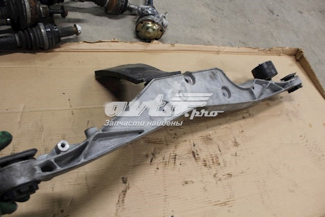  BMW 6852896