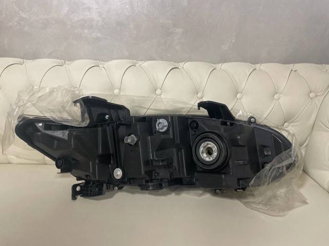 Купити 20G256001N TYC Фари