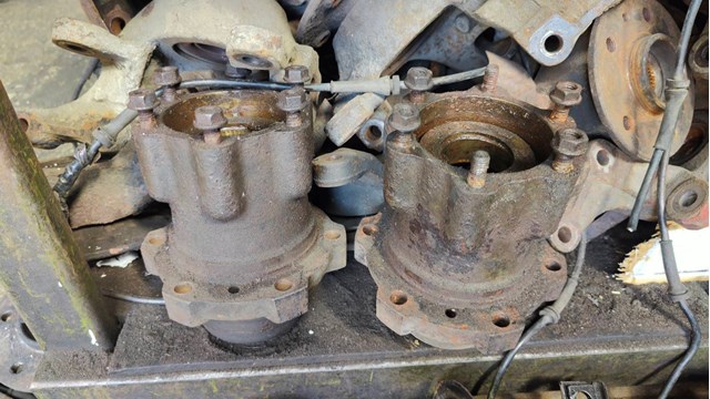 Купити Задня маточина Mercedes Sprinter I 4-t 904