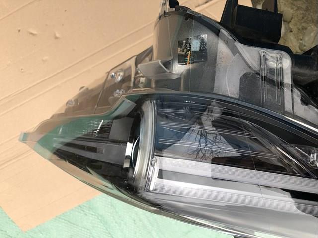 Купити KB8N51031H Mazda Права блок фара