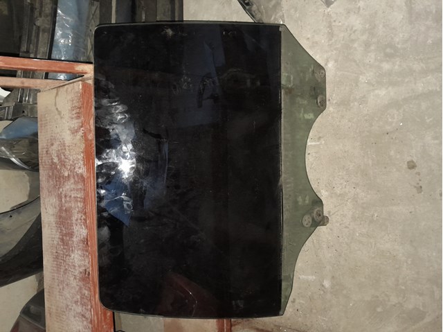 Скло заднє праве XYG GS6715D310 ціна, від 17.08 USD