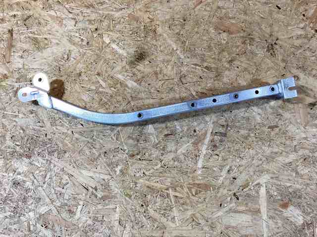 LR135814 Land Rover Кронштейн кріплення захисту двигуна