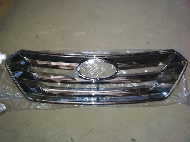 Решітка радіатора 863512W000 Hyundai/Kia