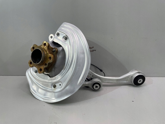 Купити 31216878614 BMW Кулак поворотний передній правий