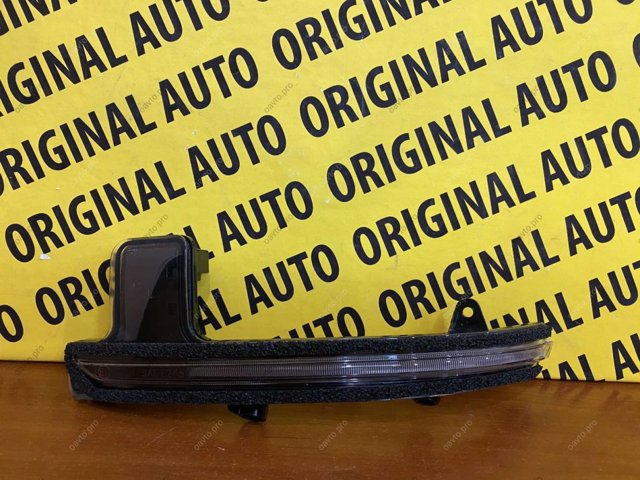 Покажчик повороту дзеркала, лівий KB7W69182 Mazda