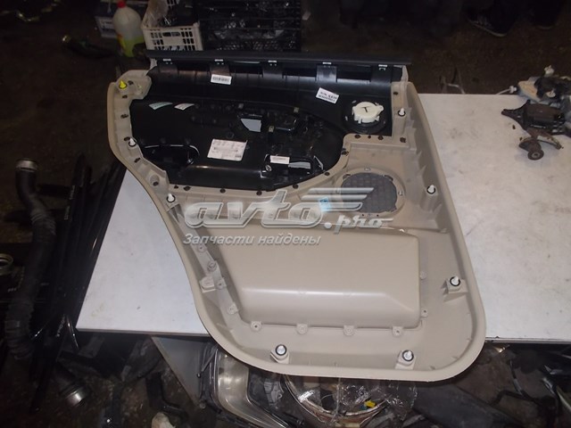 Купити LR028135 Land Rover 