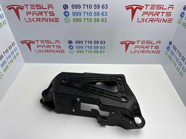  Tesla Motors 104491900E ціна, від 44.34 USD
