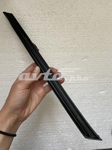 TOYOTA 5312342020 молдинг решітки радіатора, правий Toyota RAV4