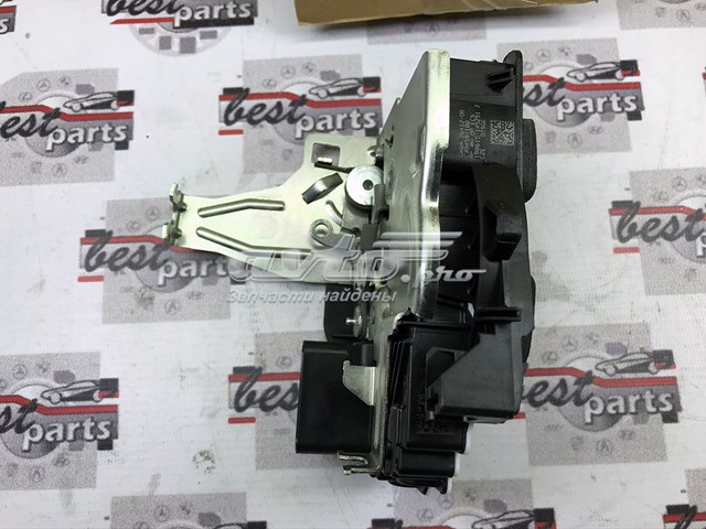 Замок задніх дверей, правих Land Rover LR070431