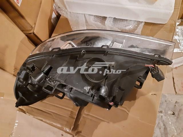 Купити 31299995 Volvo Права блок фара