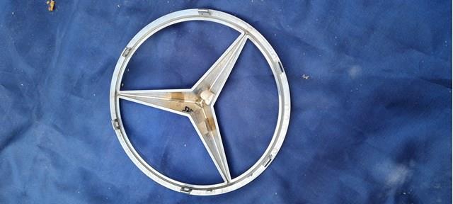 Фірмовий значок решітки радіатора Mercedes A0008179500