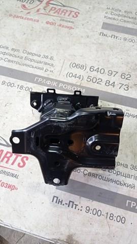 57013K2010 Toyota Кронштейн підсилювача переднього бампера