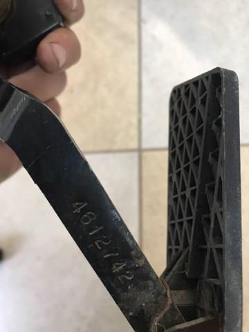 Накладка педалі газу (акселератора) Chrysler 4612742 ціна, від 28.12 USD