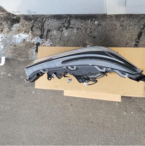8114542A33 Toyota Фара правая